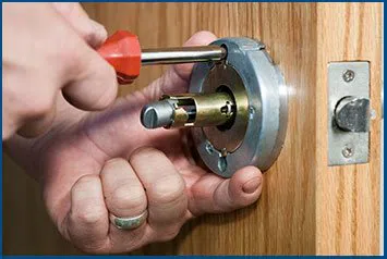 Roselle Locksmith Service Roselle, IL 630-518-9456 - new-locks-installation-commercial